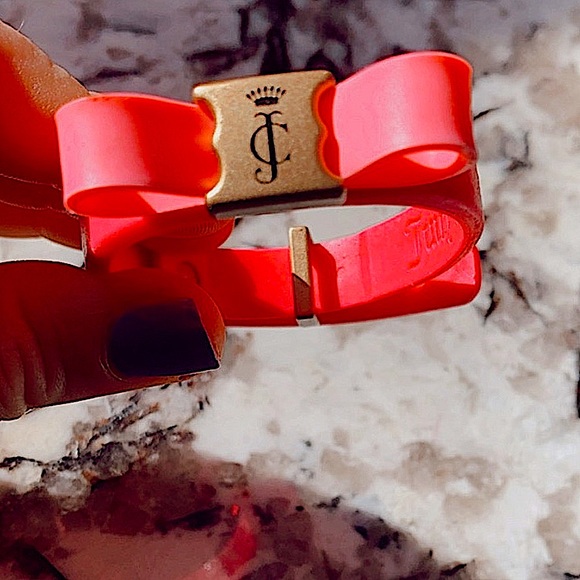 Bundle Me! 💕 JUICY COUTURE Snap Bracelet - Picture 1 of 3